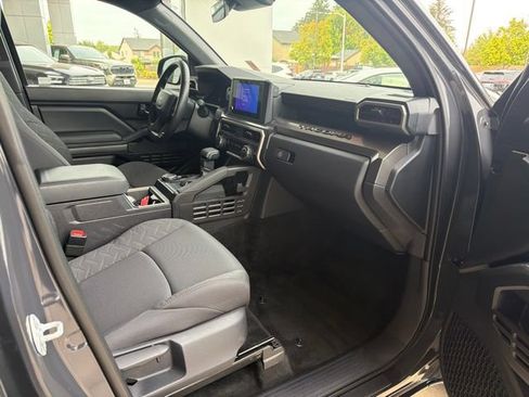 Certified 2025 Toyota Tacoma SR5 AWD/4WD image 14
