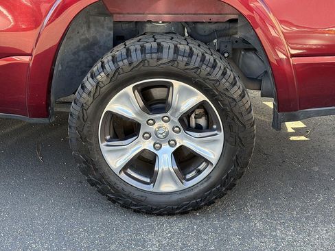 Used 2019 RAM 1500 Laramie RWD image 5