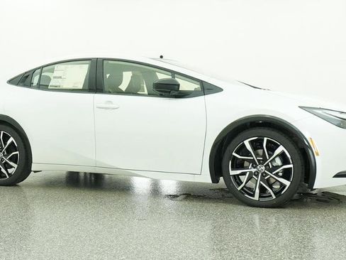 New 2026 Toyota Prius Plug-In Hybrid FWD image 9