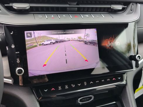 New 2026 Jeep Grand Cherokee Limited image 19