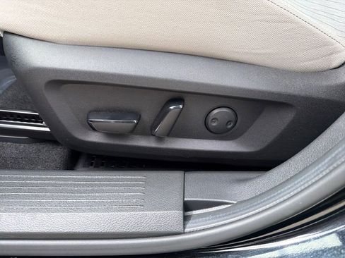Used 2023 Nissan Rogue SV FWD image 16