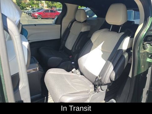Used 2025 Toyota Sienna Platinum AWD/4WD image 6