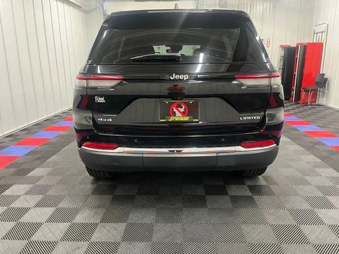 Used 2023 Jeep Grand Cherokee Limited image 4