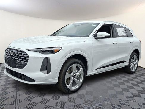 New 2025 Audi Q5 Premium Plus image 3