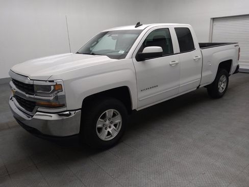 Used 2018 Chevrolet Silverado 1500 LT w/ Trailering Package image 2