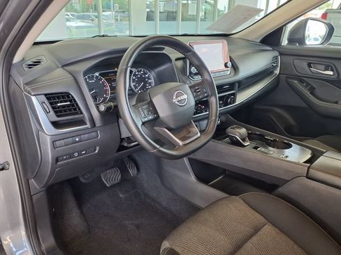 Used 2025 Nissan Rogue SV FWD image 20