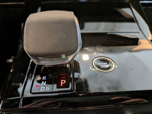 Used 2025 Land Rover Range Rover Sport Dynamic SE image 33