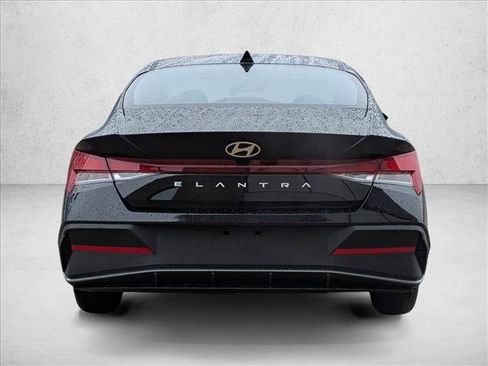 New 2026 Hyundai Elantra SE image 8