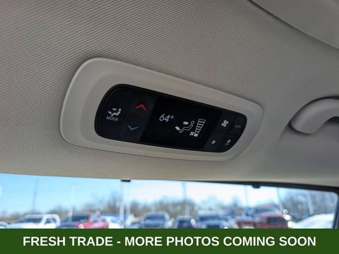 Used 2024 Chrysler Pacifica Touring-L image 26
