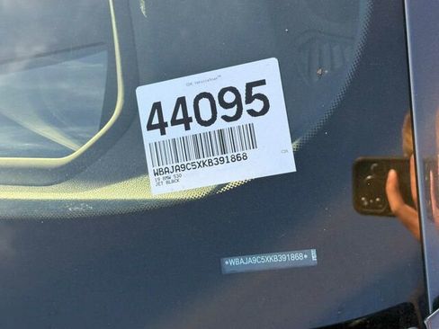 Used 2019 BMW 530e 530e iPerformance 4D Sedan w/ M Sport Package image 4