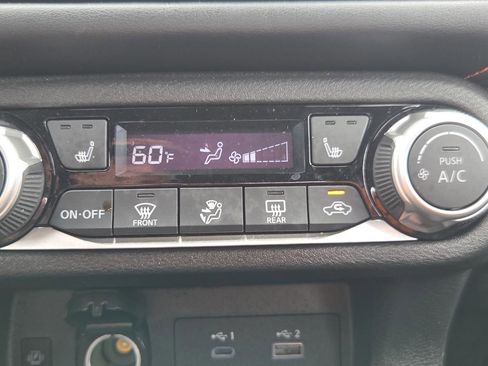 Used 2023 Nissan Versa SR w/ Trunk Package image 27