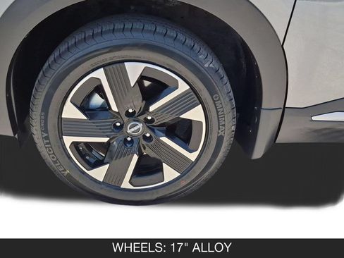 Used 2025 Nissan Kicks SV AWD/4WD image 11