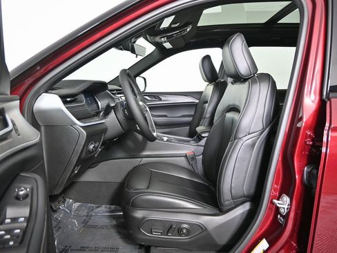 New 2025 Jeep Grand Cherokee Limited w/ Trailer Tow Package image 21