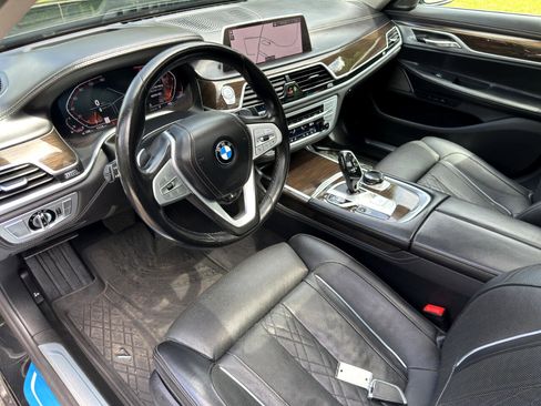 Used 2021 BMW 740i xDrive w/ Luxury Rear Seating Package image 28