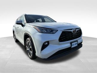 Used 2020 Toyota Highlander XLE video 1
