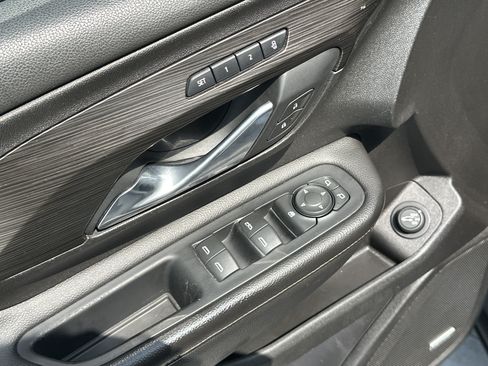 Used 2019 GMC Terrain SLT w/ Preferred Package FWD image 15