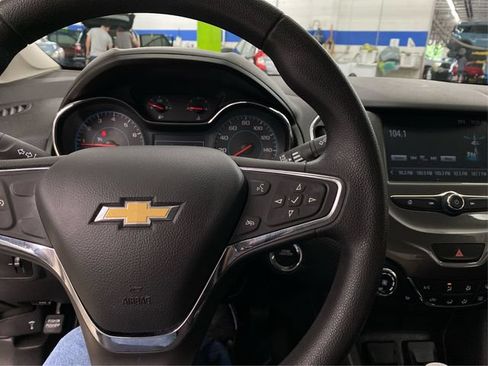 Used 2017 Chevrolet Cruze LT w/ Convenience Package FWD image 22