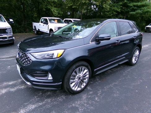 Certified 2022 Ford Edge Titanium w/ Equipment Group 301A AWD/4WD image 5