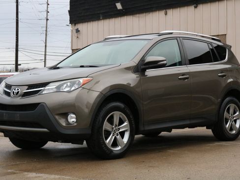 Used 2015 Toyota RAV4 XLE image 16