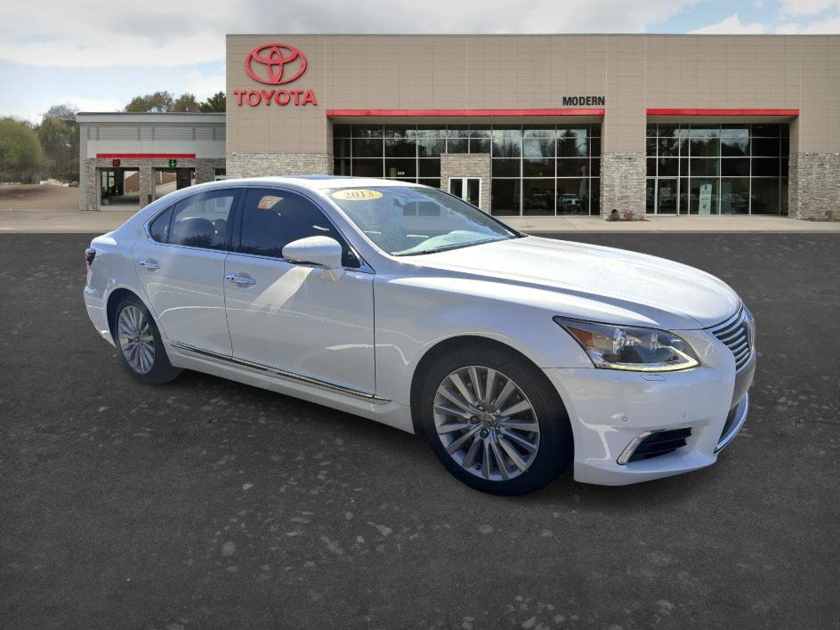 Used 2013 Lexus LS 460 w/ Comfort Pkg RWD image 3