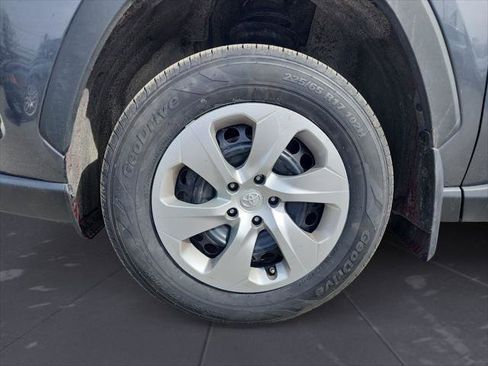 Certified 2022 Toyota RAV4 LE image 14