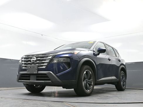 Used 2025 Nissan Rogue SV FWD image 24