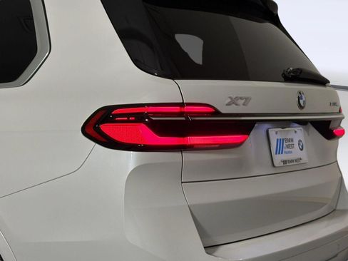 Used 2026 BMW X7 xDrive40i AWD/4WD image 24