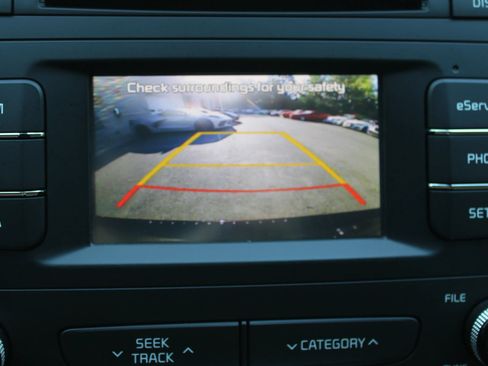 Used 2016 Kia Sedona EX FWD image 22