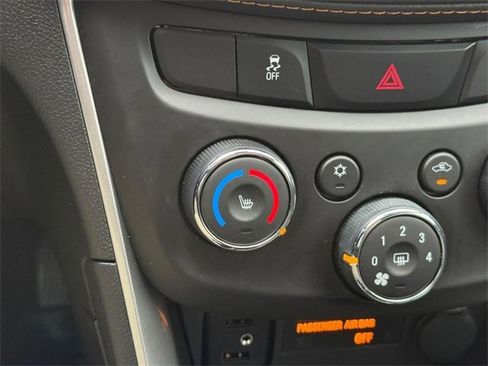 Used 2022 Chevrolet Trax LT w/ Premium Seat Package image 23