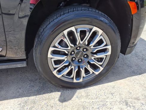 Used 2024 GMC Yukon Denali Ultimate image 9