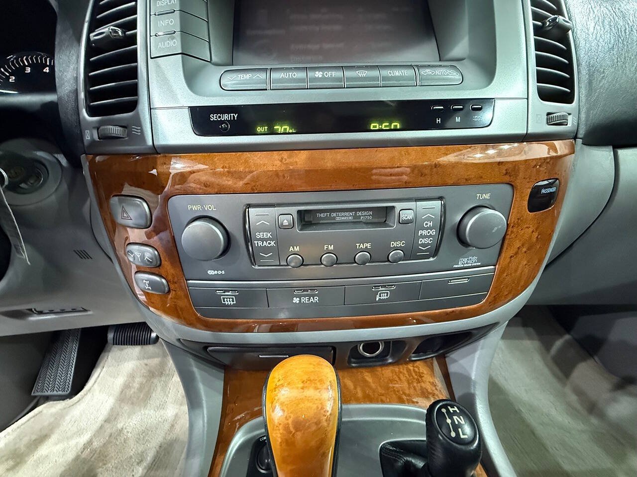Used 2004 Lexus LX 470 4WD image 17
