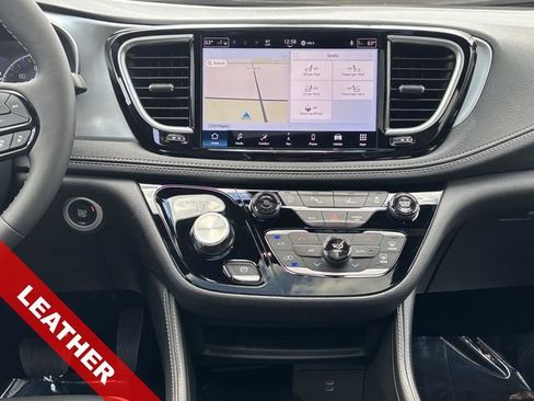 New 2026 Chrysler Pacifica Limited w/ S Appearance Package image 17