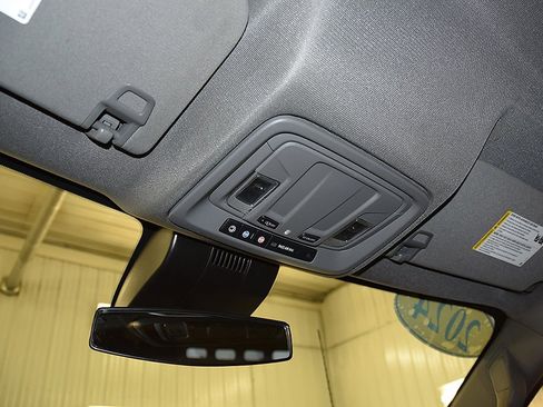 Used 2024 Chevrolet Silverado 2500 LT image 28