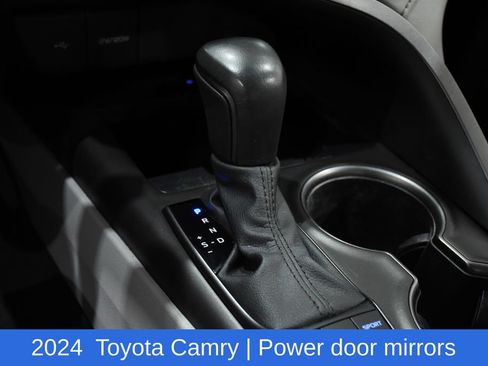 Used 2024 Toyota Camry SE w/ Cold Weather Package FWD image 25
