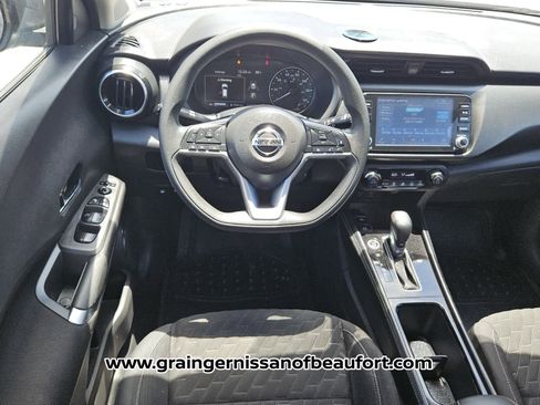 Used 2021 Nissan Kicks SV FWD image 5