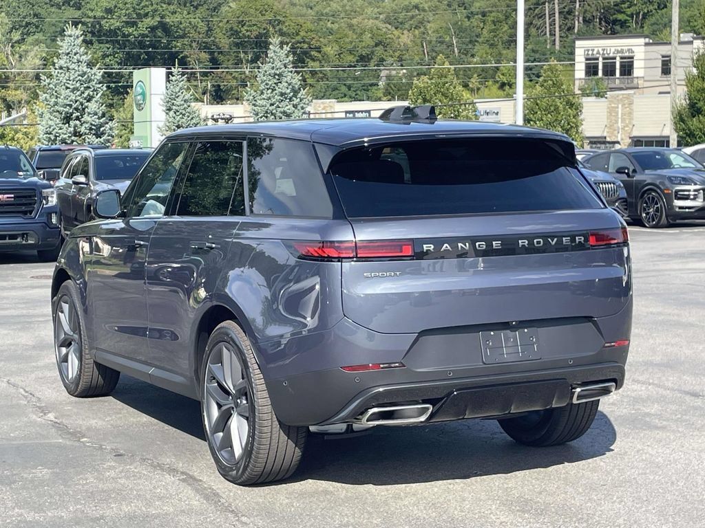 New 2027 Land Rover Range Rover Sport SE AWD/4WD image 9