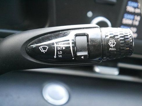 Used 2023 Hyundai Elantra SEL image 25