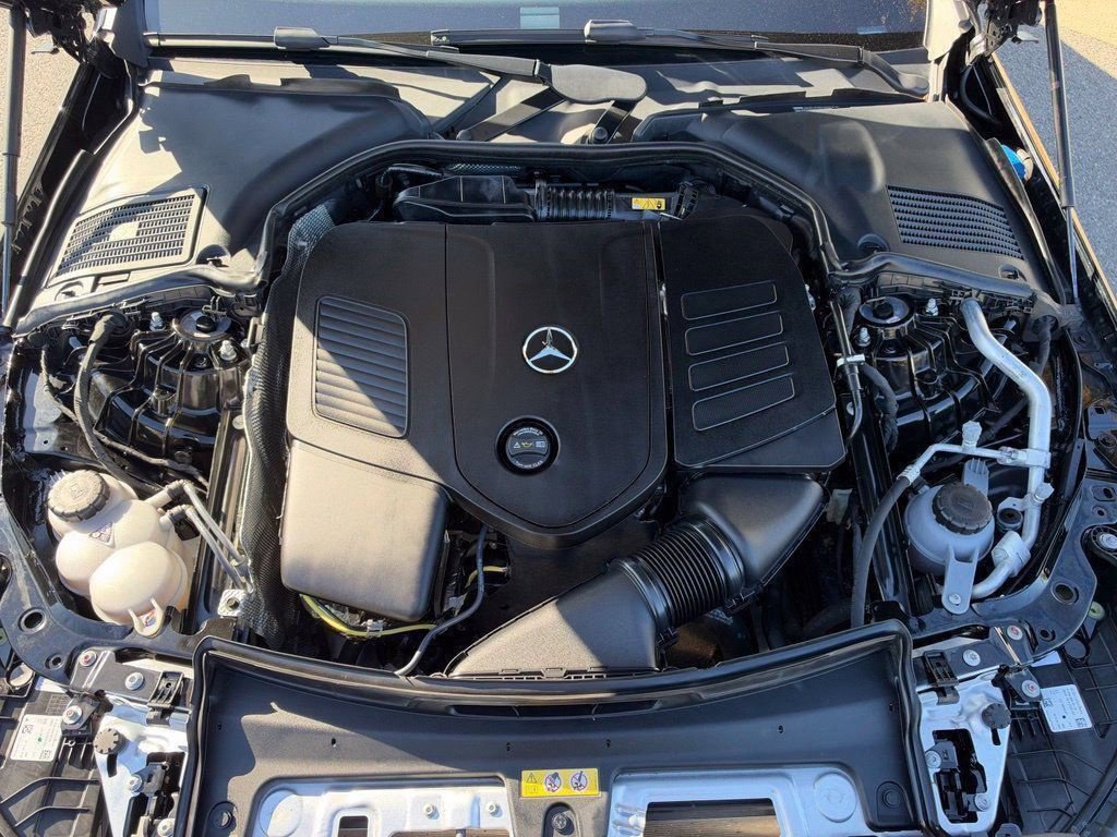 Used 2025 Mercedes-Benz C 300 4MATIC Sedan image 16