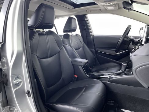 Used 2020 Toyota Corolla XLE image 25