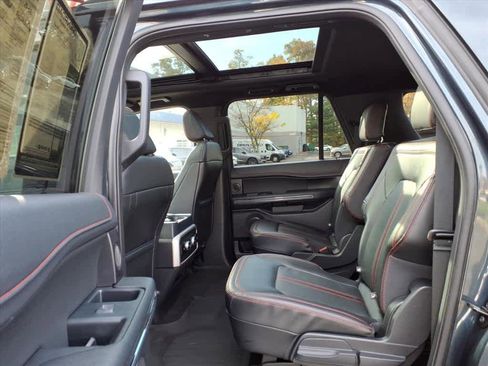 Used 2022 Ford Expedition Max Limited image 19