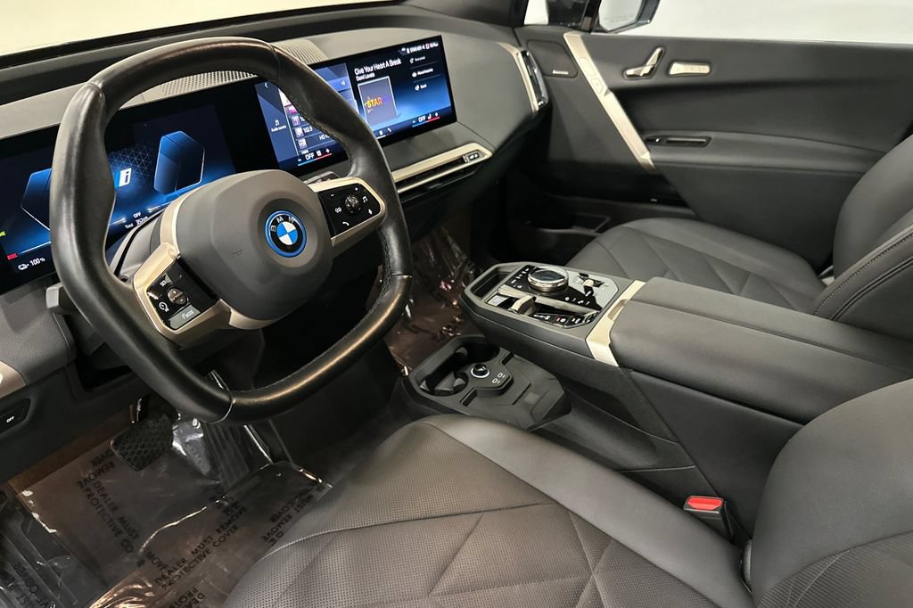Used 2024 BMW iX xDrive50 w/ Sport Package AWD/4WD image 10