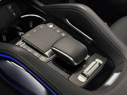 Used 2025 Mercedes-Benz GLS 450 4MATIC image 32