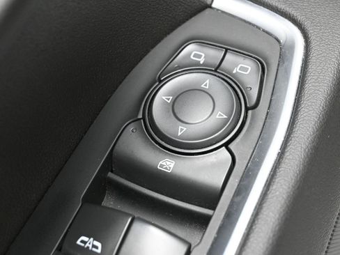 Used 2022 Chevrolet Silverado 1500 LT image 12