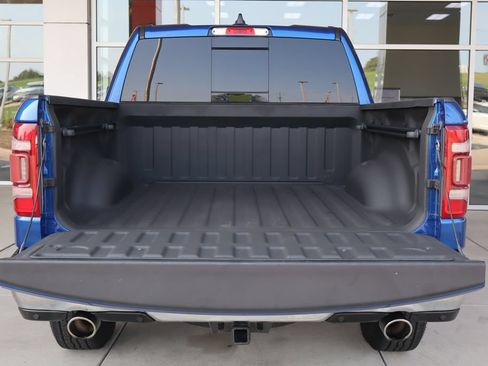 Used 2019 RAM 1500 Laramie AWD/4WD image 8
