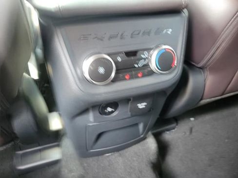 New 2025 Ford Explorer Platinum w/ LUX Leather Package image 16