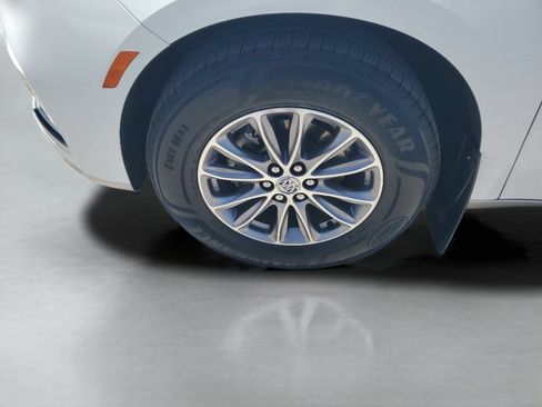 Used 2023 Buick Enclave Essence FWD image 25