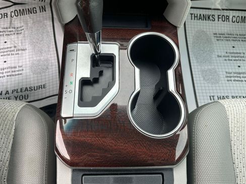 Used 2012 Toyota Camry XLE FWD image 21