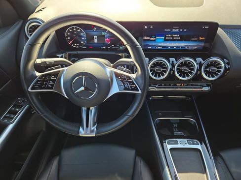 Used 2025 Mercedes-Benz GLA 250 4MATIC image 14