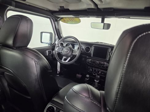 Used 2022 Jeep Wrangler Unlimited Sahara AWD/4WD image 32