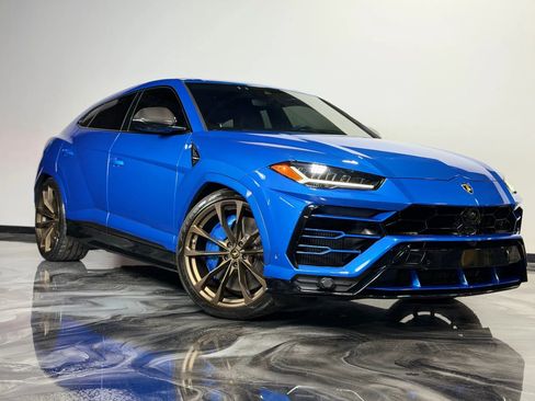 Used 2020 Lamborghini Urus Sport Utility 4D image 18